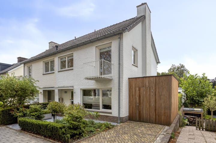Athoslaan 73 in Maastricht foto