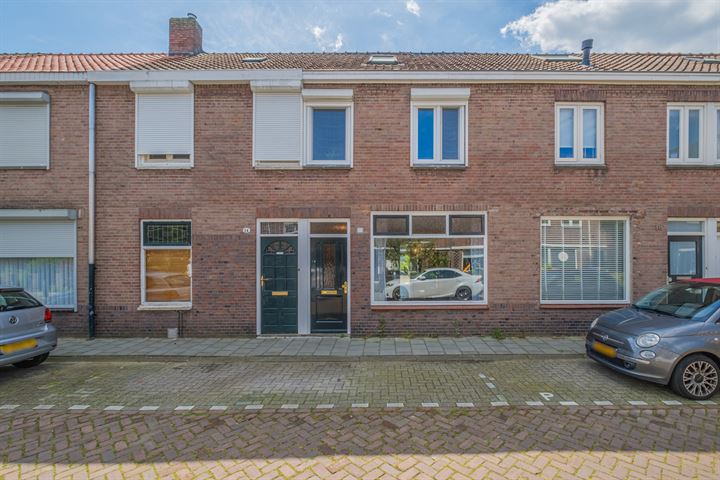 Atjehstraat 16 in Tilburg foto