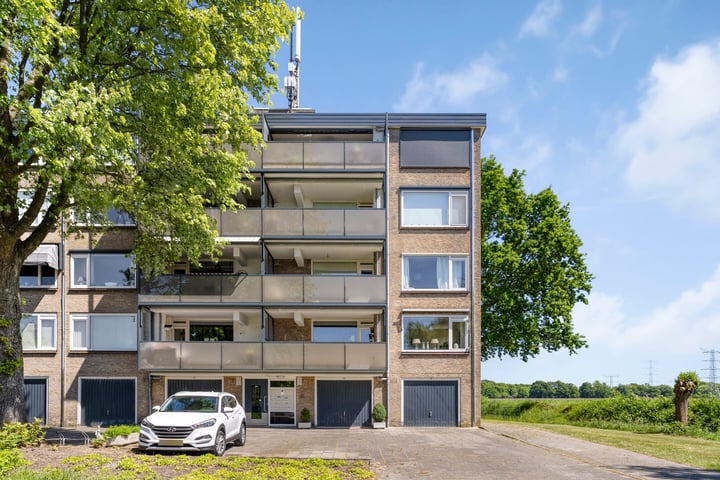Atletenstraat 137 in Enschede foto