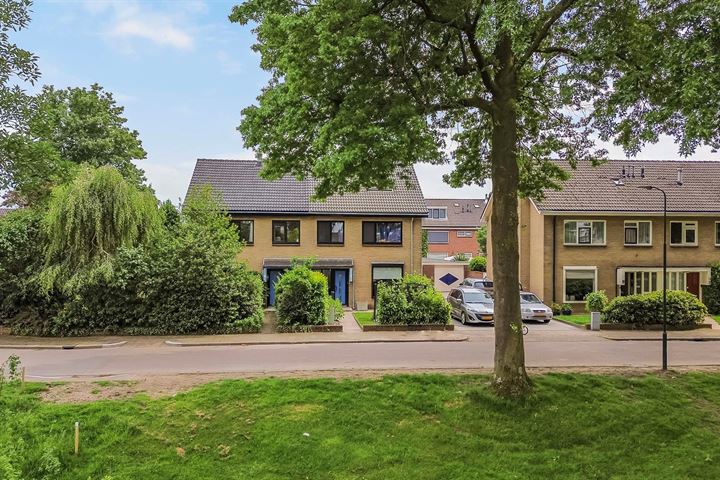 Aubadestraat 1 in Apeldoorn foto