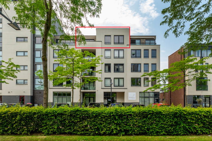 Avenue Carnisse 180 in Barendrecht foto