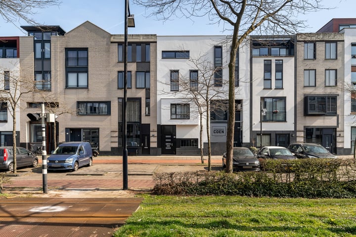 Avenue Carnisse 57 in Barendrecht foto