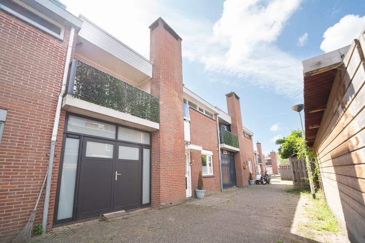 Azalea 9 in Hellevoetsluis