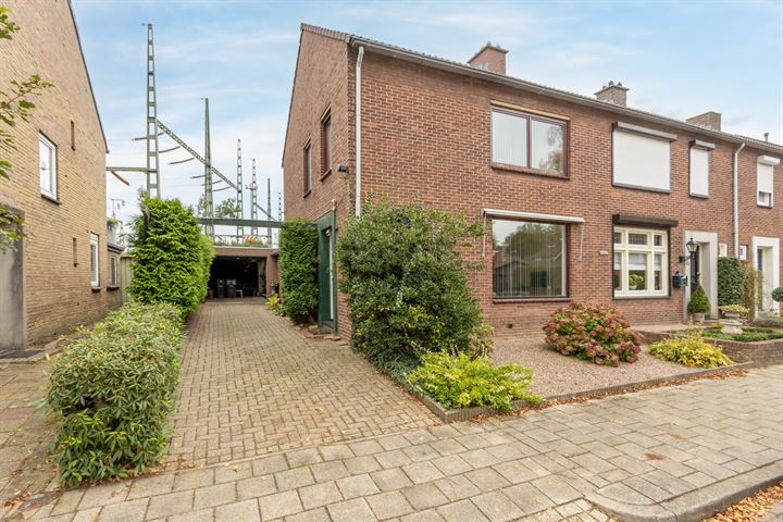 Azaleastraat 61 in Geleen foto