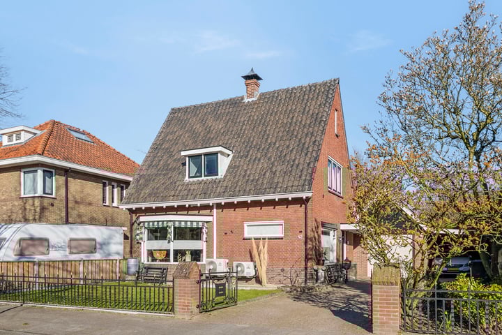 Azelosestraat 42 in Borne foto