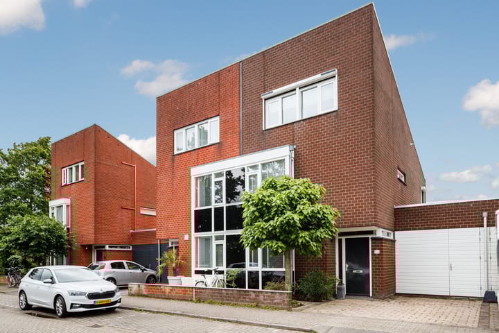 Aziësingel 56 in IJsselstein foto
