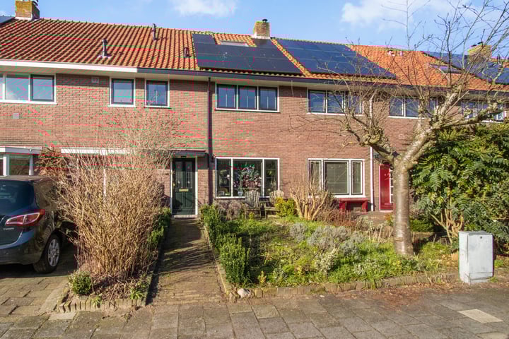 B. van Rooijenstraat 15 in Naarden foto
