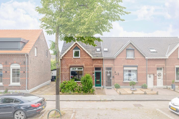 Baarlosestraat 192 in Venlo foto