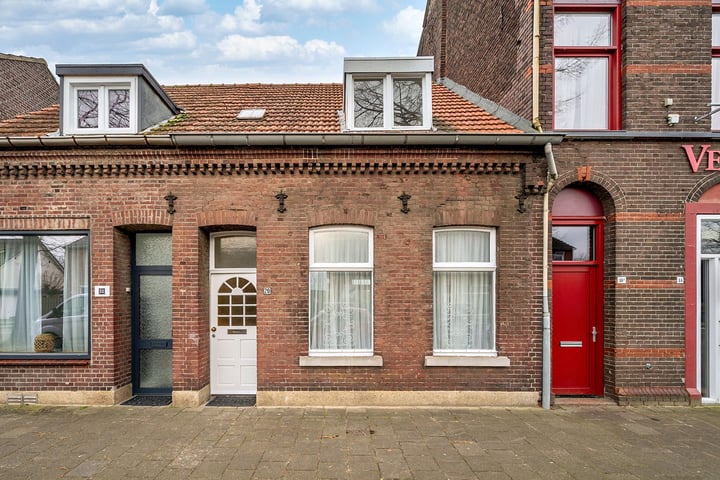Baarlosestraat 20 in Venlo foto