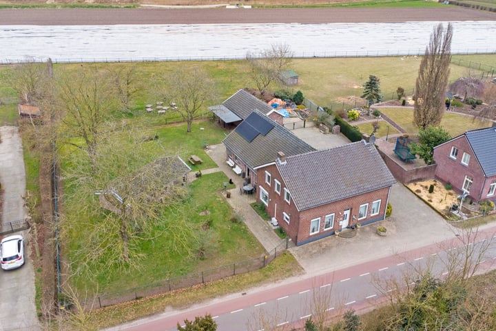Baarloseweg 22 in Helden foto