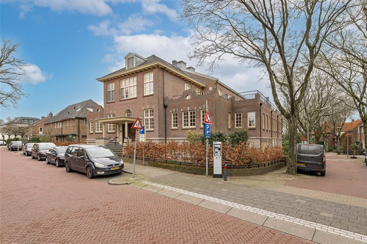 Badhuislaan 15D in Hilversum foto