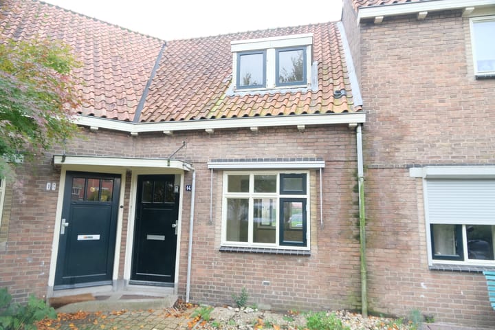 Badhuisplein 14 in Tiel foto