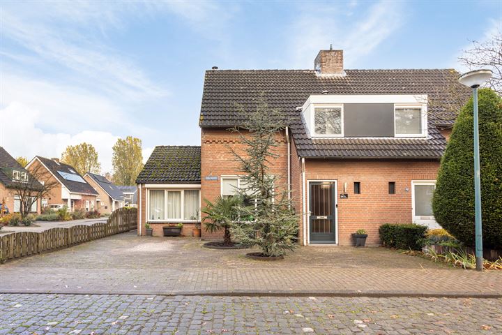 Balijehof 36 in Alphen foto