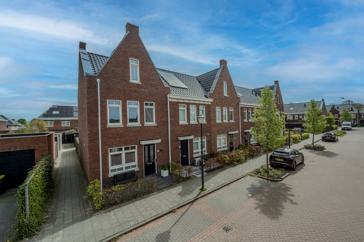 Baljuwlaan 12 in Mijnsheerenland foto