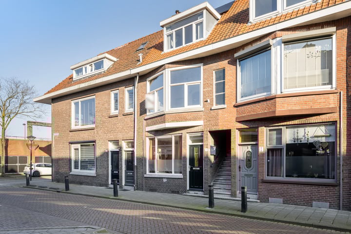 Baljuwstraat 5 in Vlaardingen foto