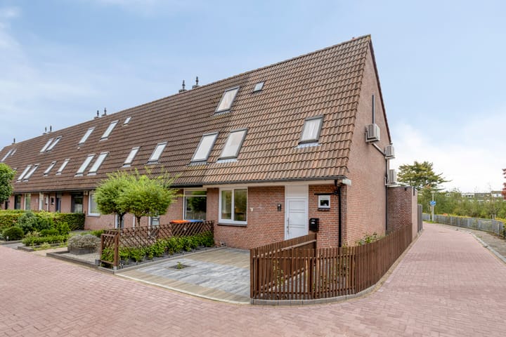 Balsemienberg 32 in Roosendaal