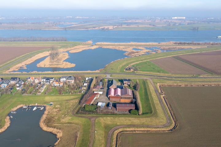 Bandijk 33 in Werkendam foto