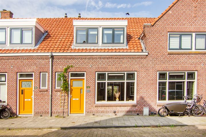 Barbarossastraat 8 in Haarlem foto