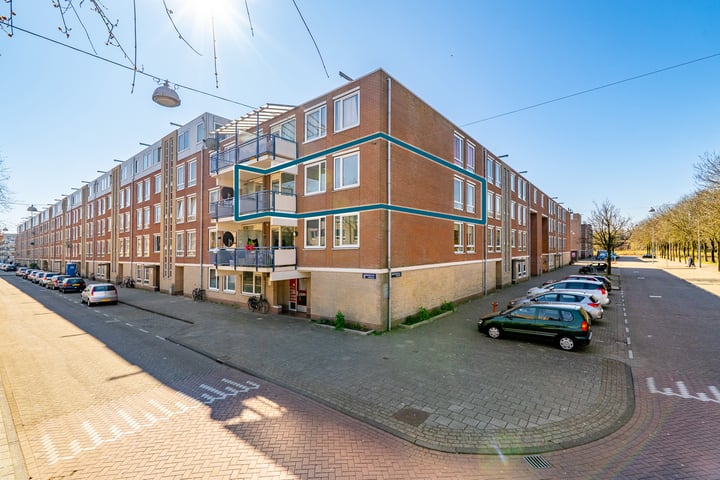 Barbusselaan 4 in Amsterdam foto