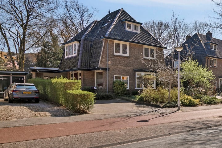 Barchman Wuytierslaan 154 in Amersfoort