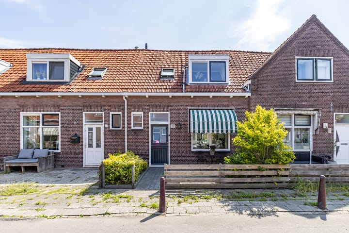 Barent Fockesstraat 35 in Leeuwarden foto