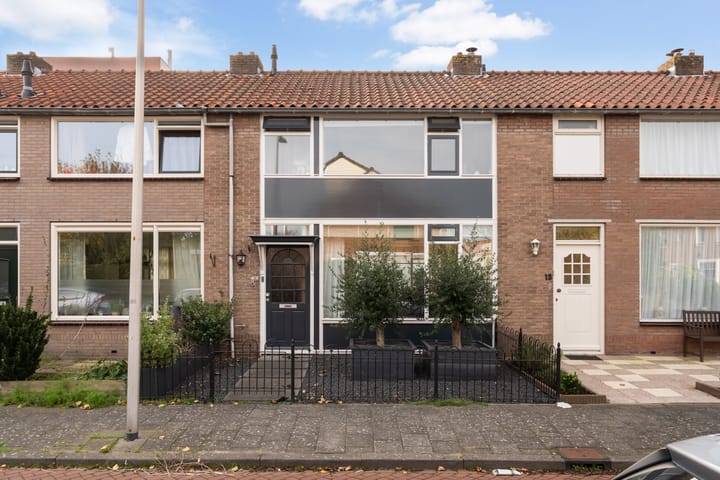 Barentszstraat 11 in Alphen aan den Rijn foto