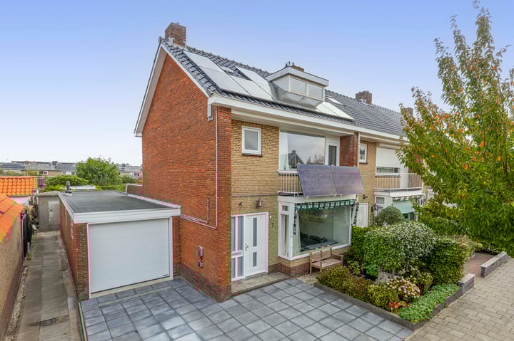 Barentszstraat 7 in Lisse foto