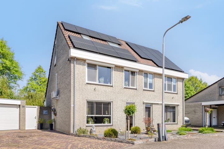 Barneveldstraat 35 in Tilburg foto