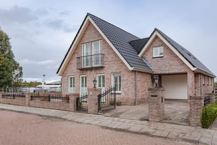 Barnsteen 28 in Hoogwoud