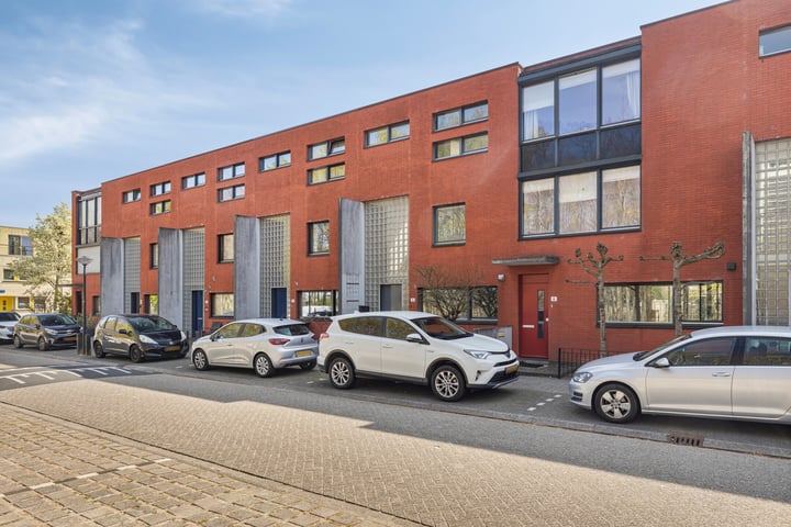 Barnsteenstraat 5 in Almere