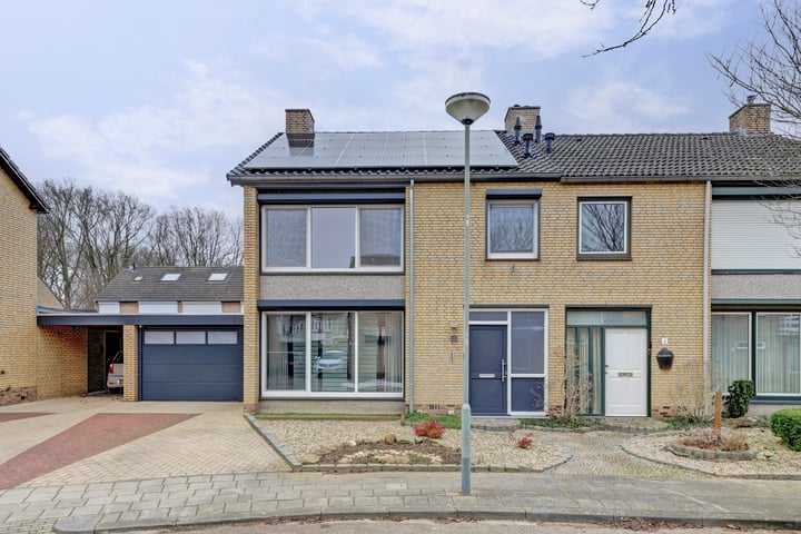 Baron van Hövelllaan 8 in Melick foto