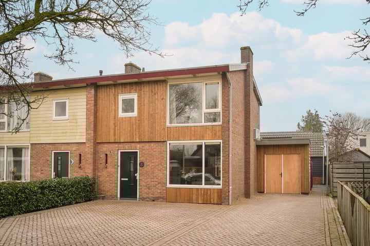 Baron van Tillweg 2 in Lienden foto