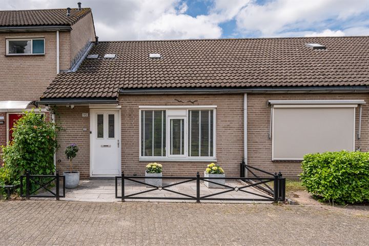 Baroniehof 115 in Helmond foto