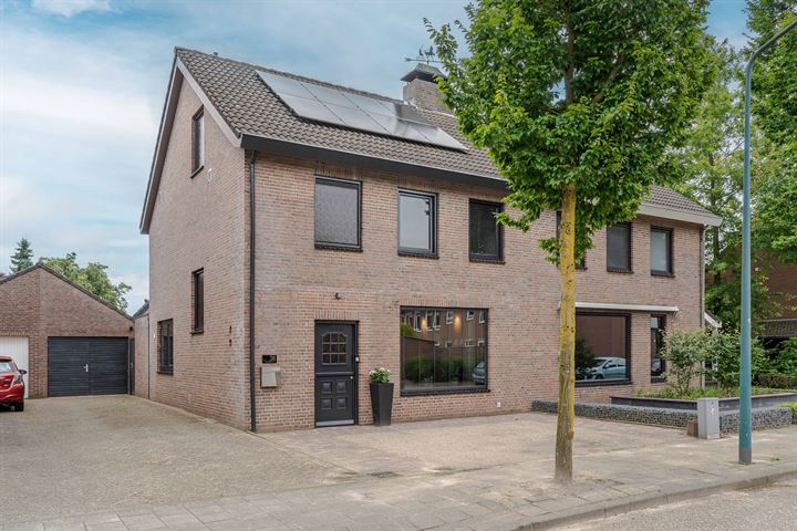 Baronielaan 38 in Alphen foto