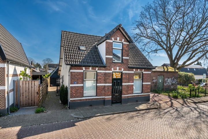 Bartelsweg 26 in Apeldoorn foto