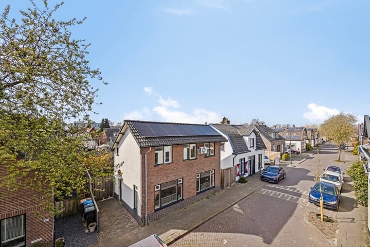 Bartelsweg 47 in Apeldoorn foto