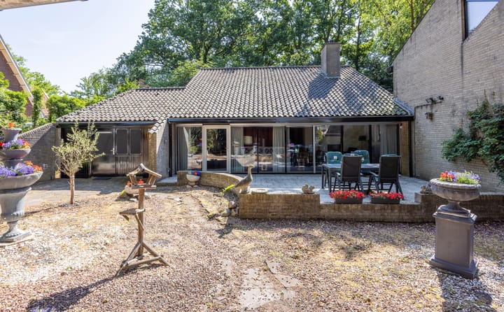 Bastinglaan 7 in Enschede foto