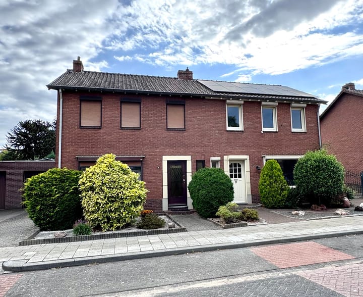 Beatrixlaan 13 in Roermond foto