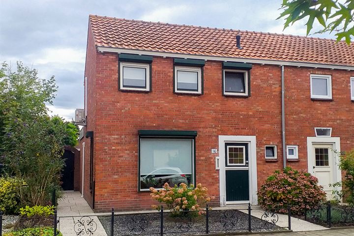 Beatrixstraat 16 in Kloosterzande foto