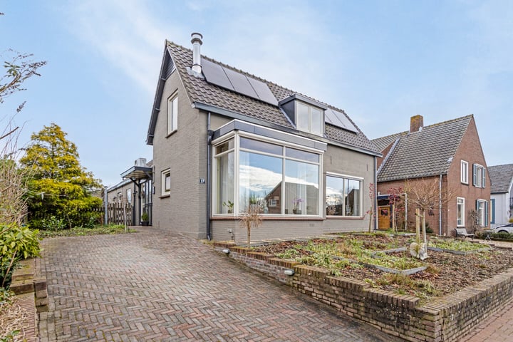 Beatrixstraat 17 in Beneden-Leeuwen foto