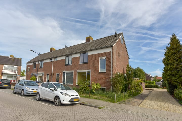 Beatrixstraat 24 in Wilnis foto