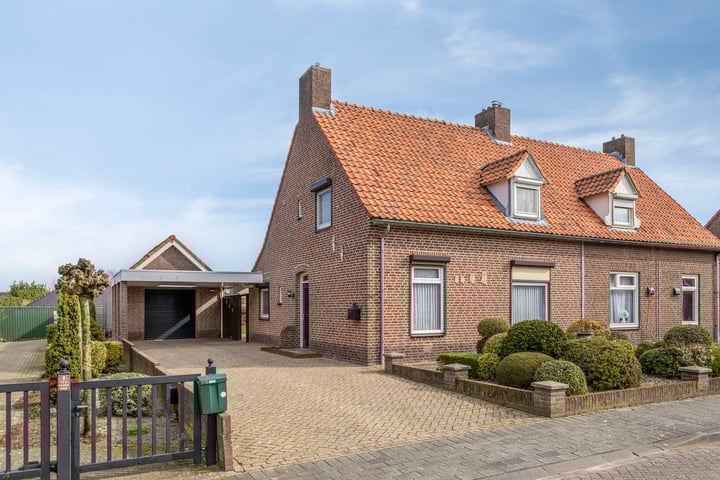 Beatrixstraat 30 in Mill foto