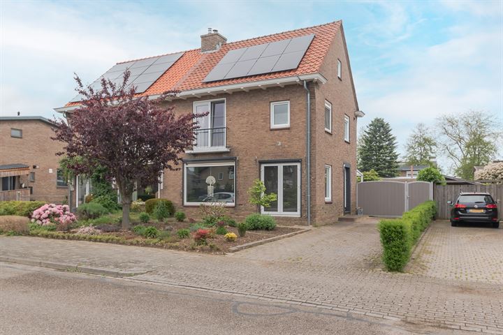 Beatrixstraat 9 in Beek foto