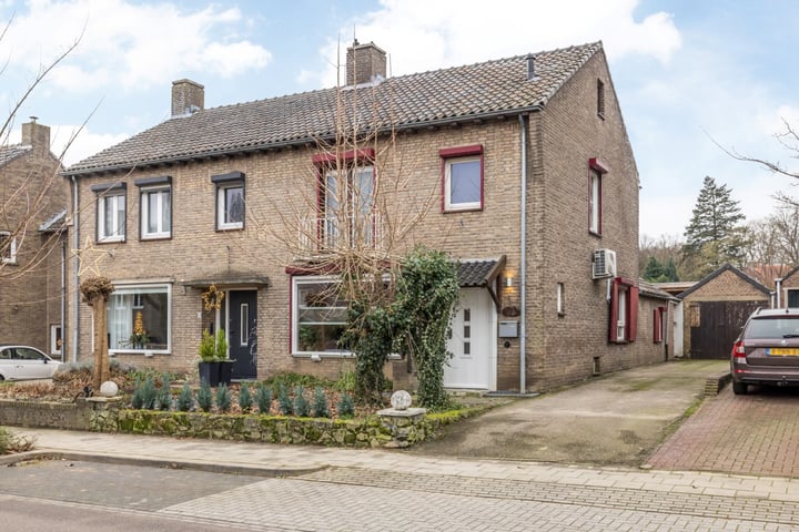 Beekhoverstraat 58 in Geleen foto