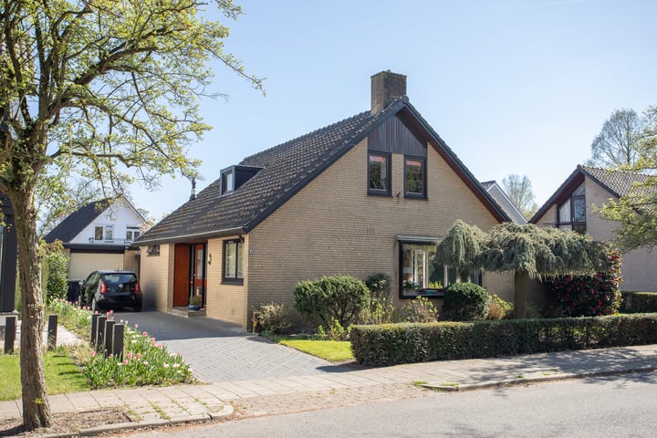 Beethovenlaan 16 in Almelo foto