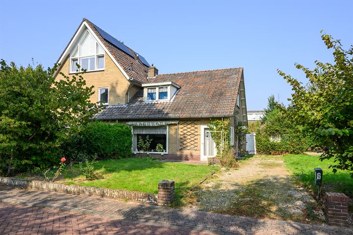 Beethovenlaan 6 in Huizen foto