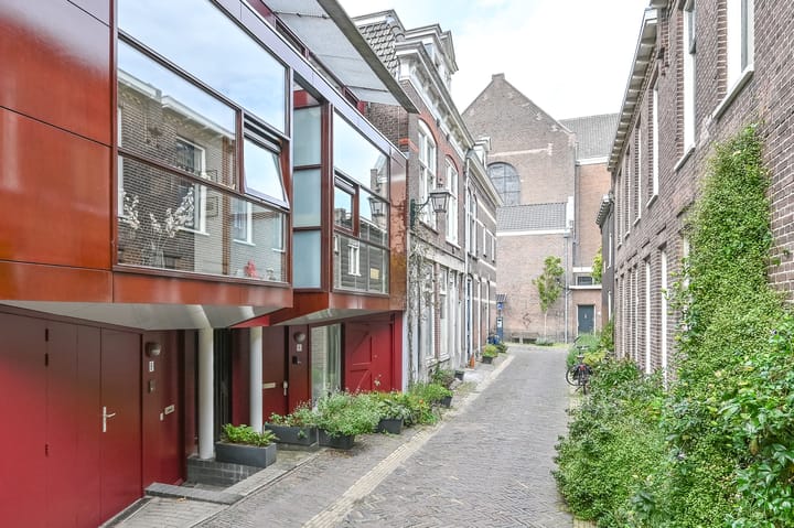 Begijnhof 6 in Haarlem foto