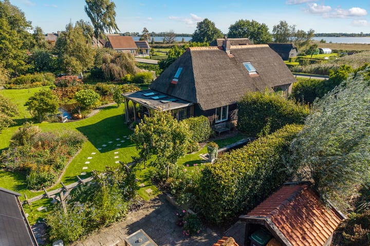 Belterweg 8 in Belt-Schutsloot foto