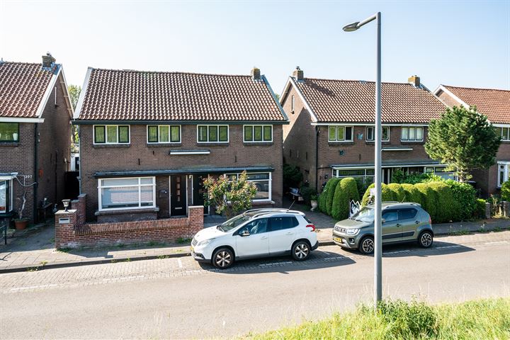 Benedenrijweg 401 in Rotterdam foto