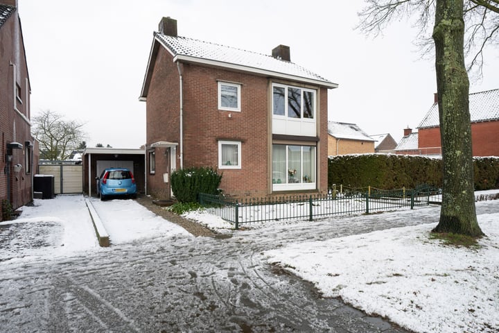 Beneluxlaan 4 in Grevenbicht foto